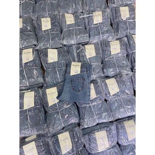 Quần jeans ống đứng
