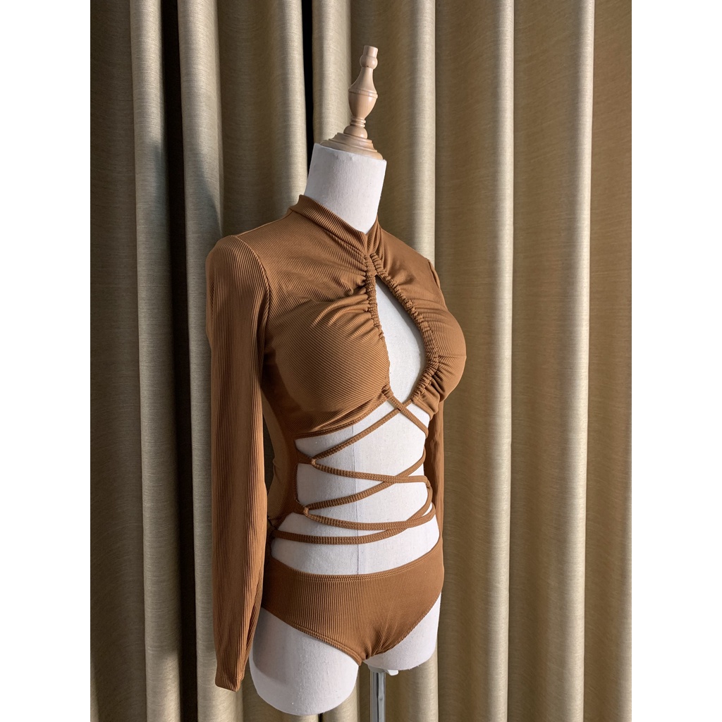Bộ bikini dài tay cắt xẻ eo cổ quả trám quyến rũ hàng sẵn BM05