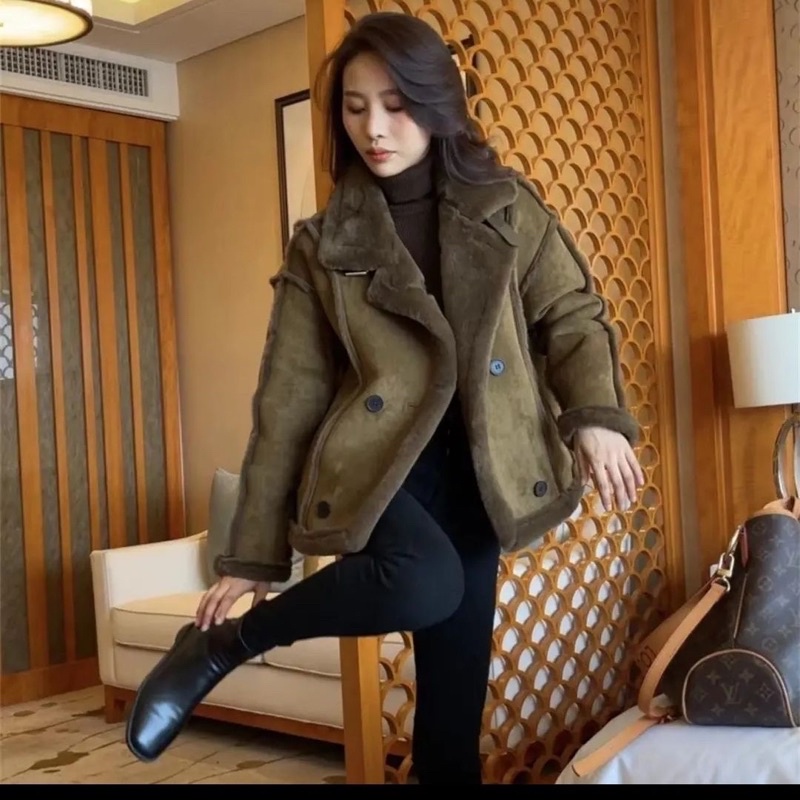 Áo Khoác Da Lộn Lót Lông Mịn Xanh Rêu Đang Hot