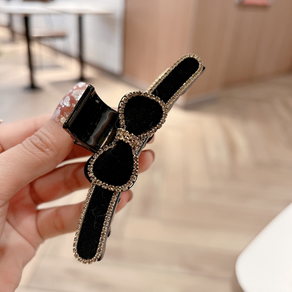 Kẹp Tóc Hình Cá Mập Đính Đá Phong Cách Retro Cao Cấp Cho Nữ