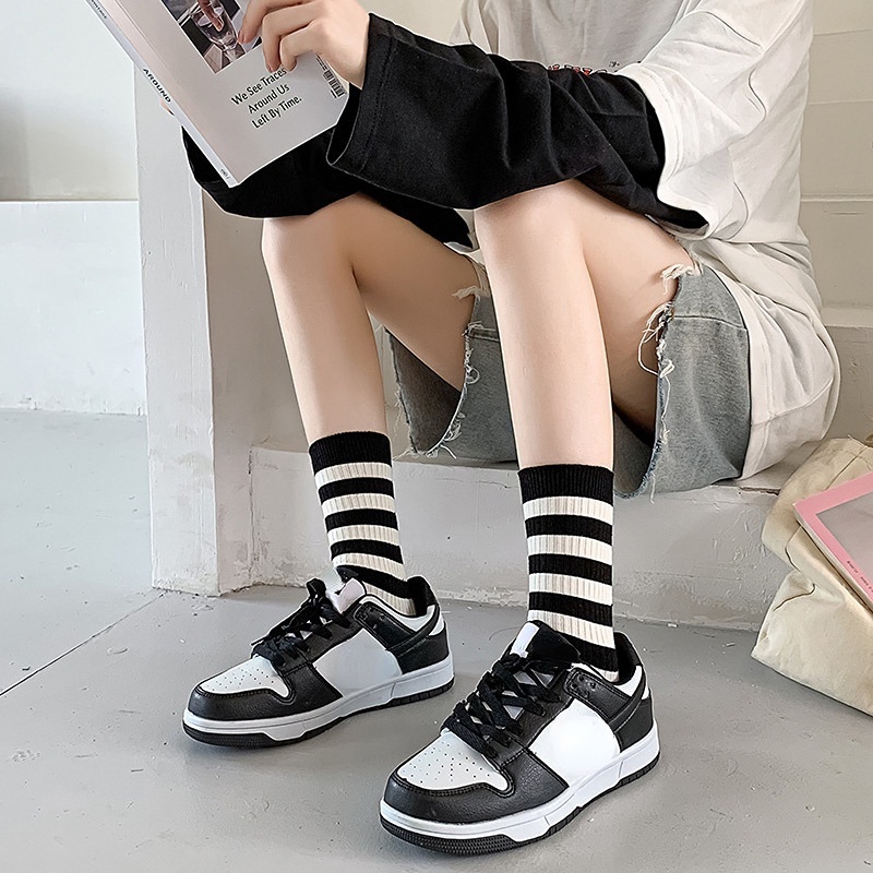 Vớ Thể Thao Mềm Mại Chống Trượt Họa Tiết Sọc Nhiều Màu Sắc Dành Cho Nữ