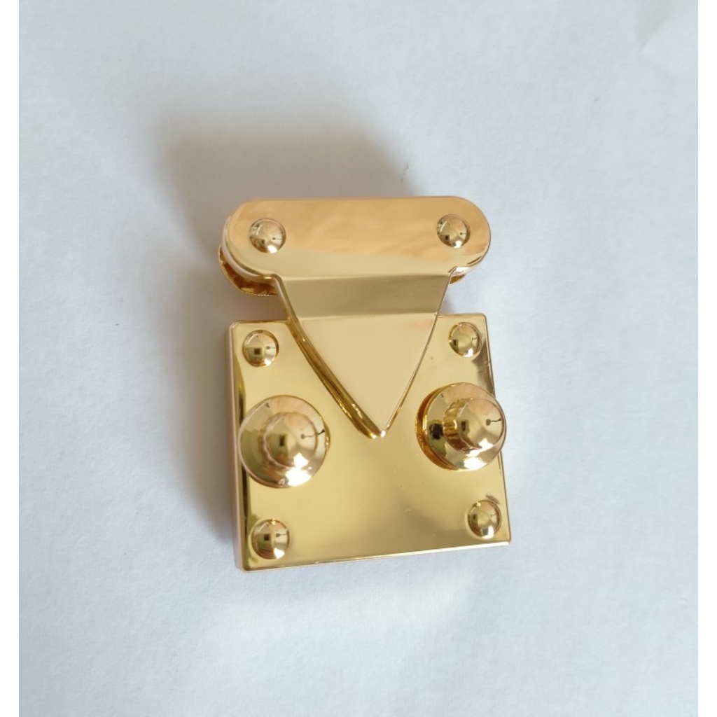 Khóa sập cho túi  *V ( kích thước 4*3cm)