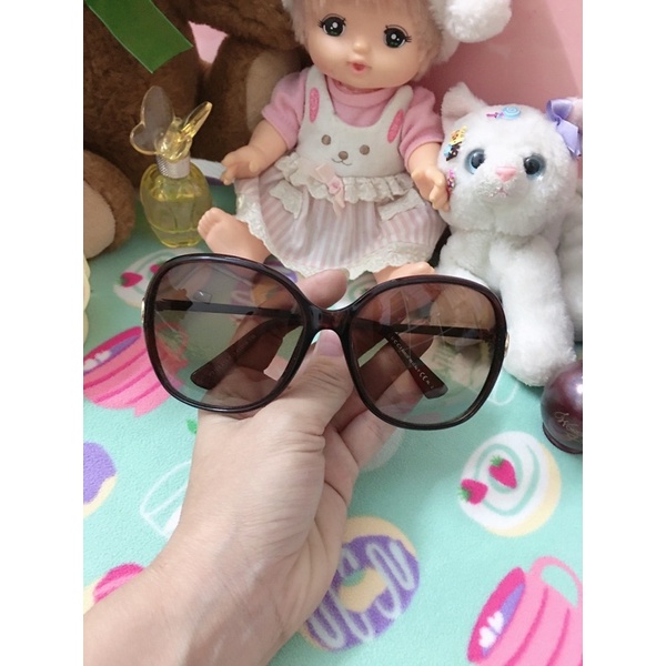 Kính mát si tuyển