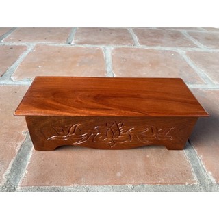 Đế chữ nhật hoa sen gỗ hương,dài 32 rộng 12 cao 9cm