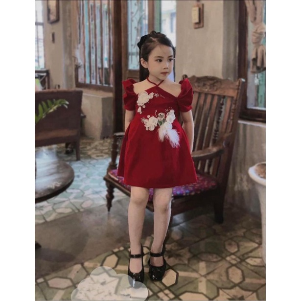 Váy  nhung cổ yếm tay bồng thêu nổi tiểu thư xinh xắn bé gái