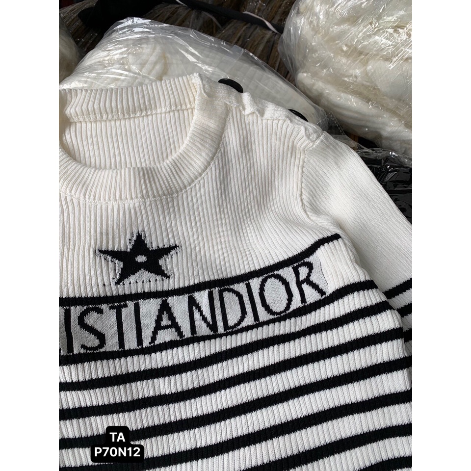 Áo  Len Tăm khuy vai di or hot QC