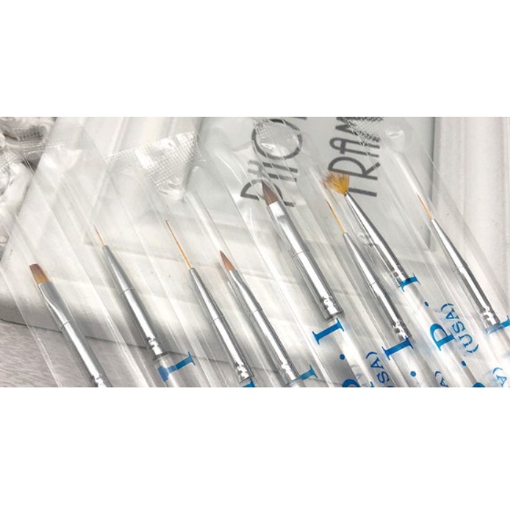 Cọ nét cán trong O.P.I USA dài 2 số 03 và 04