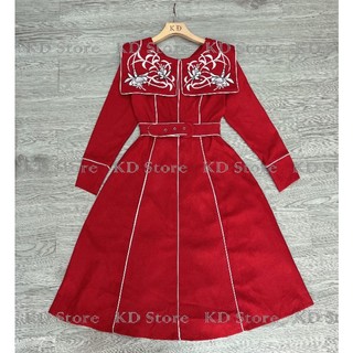 Váy xoè thêu cổ