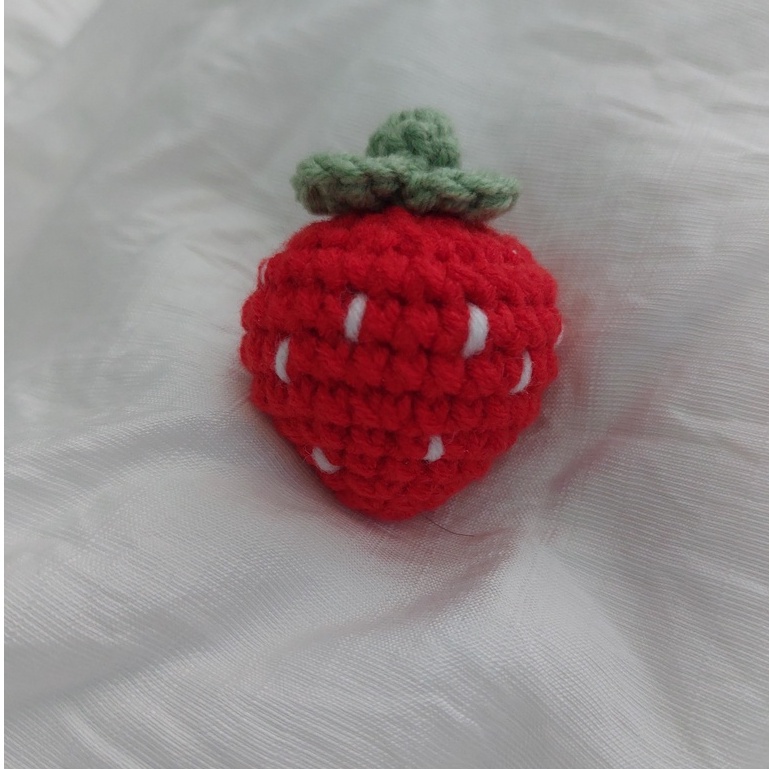 Móc khóa quả dâu handmade len