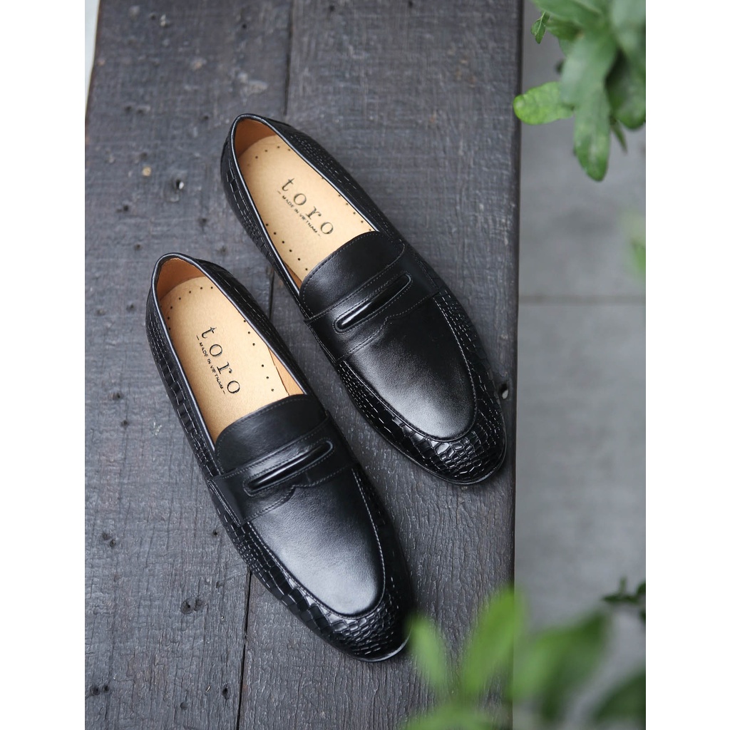 Giày Lười Loafer Nam Da Bò Nguyên Tấm Dập Vân Santoro M685
