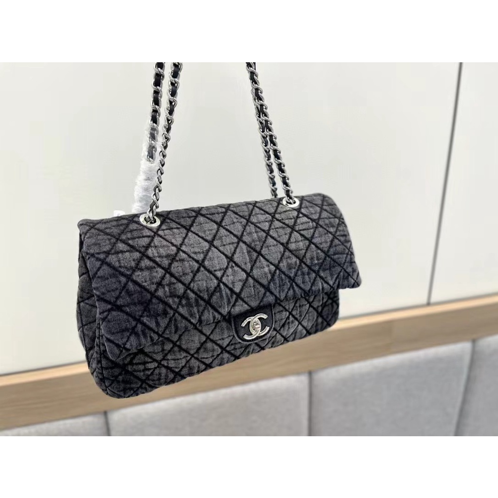 Túi Xách Denim Cỡ Lớn Phối Dây Xích Đính Đá Thiết Kế Mới Thời Trang Cho Nữ 77221228