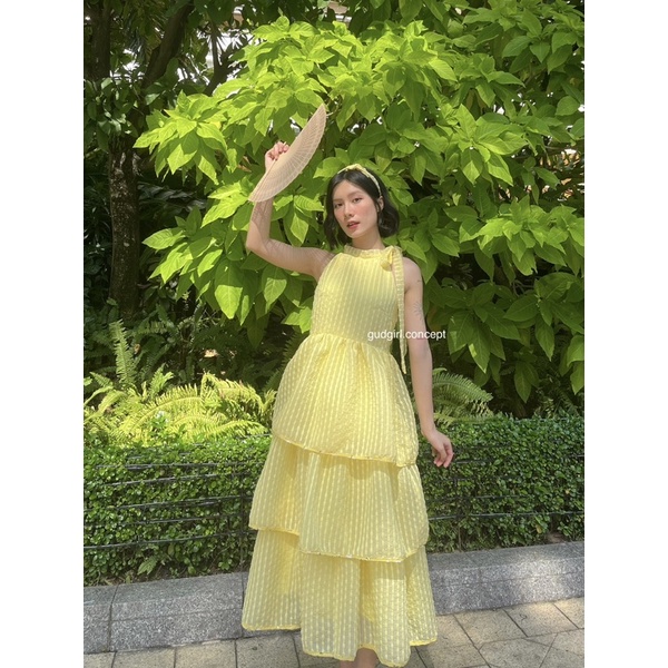 AINIE DRESS- Đầm yếm vàng tầng buộc nơ