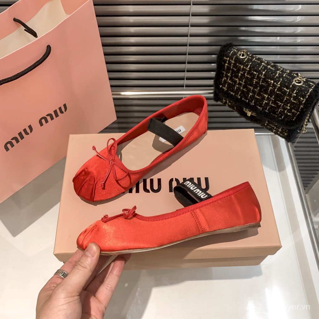 MIU MIU Giày Múa Ba Lê Đế Bằng Phong Cách Mới 7MR0