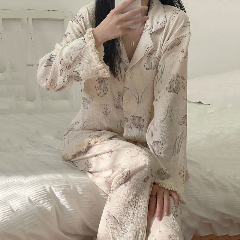 Bộ Đồ Ngủ Tay Dài Phối Tua Rua In Hình Thỏ Hoạt Hình Phong Cách Mới Dành Cho Nữ