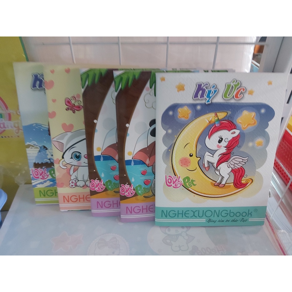 Tập học sinh-sinh viên 200 Trang  Ký Ức -Nghệ Xương - kẻ 4 ô ly - Định Lượng 70gsm