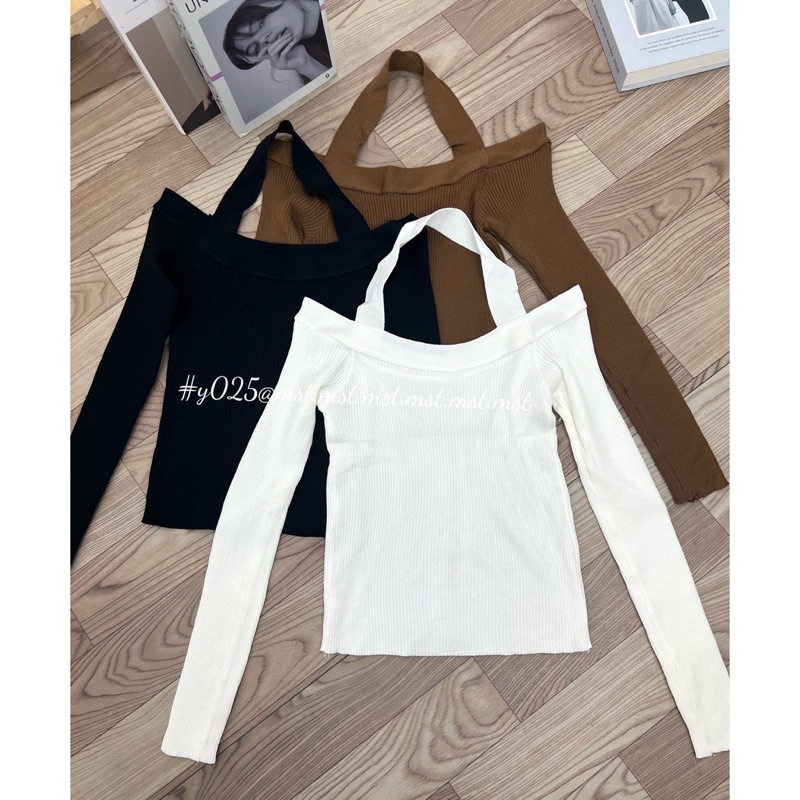 Áo len tăm trễ vai dài tay, có dây vòng qua cổ, phong cách hàng Quảng Châu