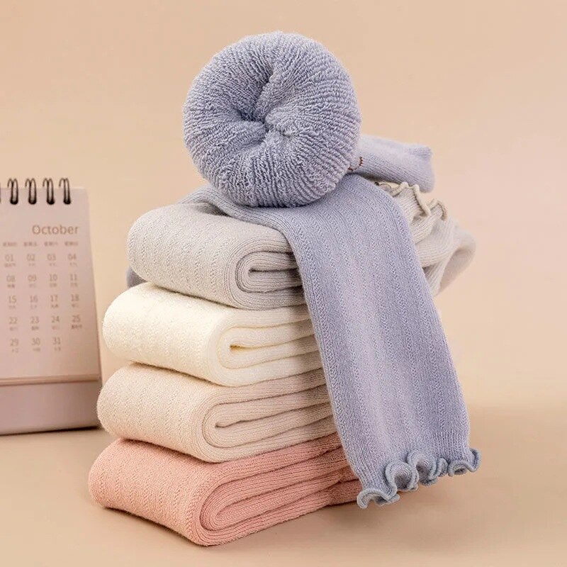 Vớ Giữ Ấm Chống Trượt Bằng Vải Bông Dày Dặn Họa Tiết Hoạt Hình Dễ Thương Cho Bé 0-3 Tuổi