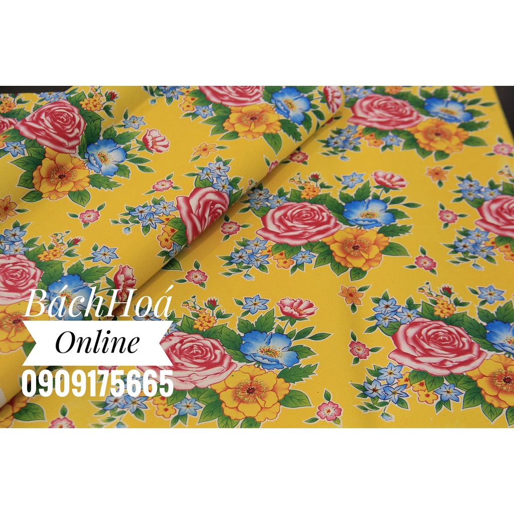 Giấy hoa nền vàng tết dùng để gói quà, chậu cây 55 x 65cm