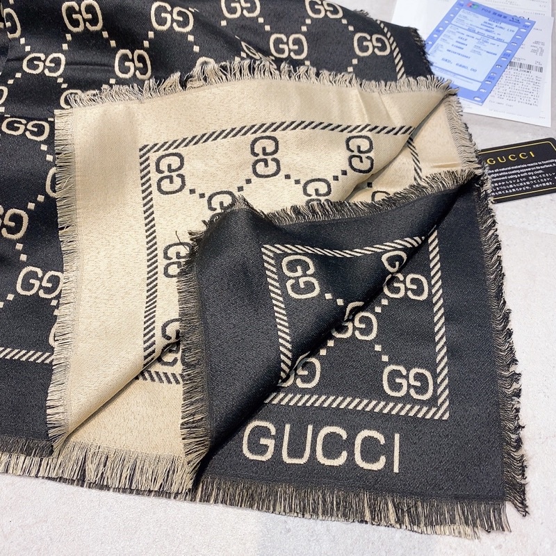 Khăn choàng gấm tằm phong cách GC sang trọng dành cho nữ