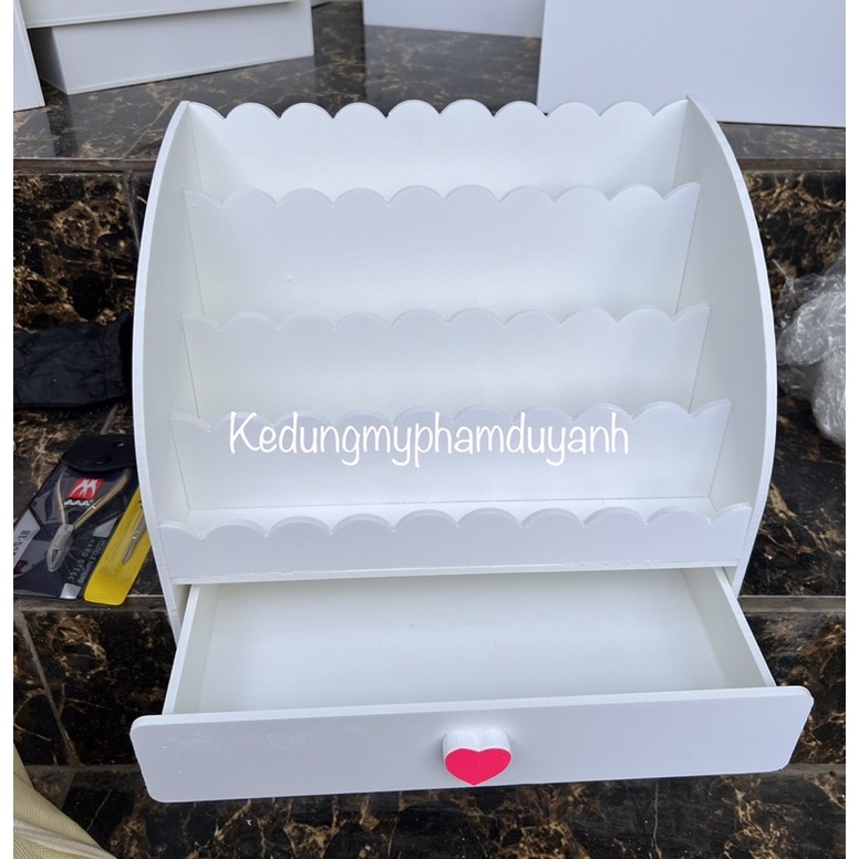 Kệ trưng bày sơn móng nail trưng bày son và nước hoa