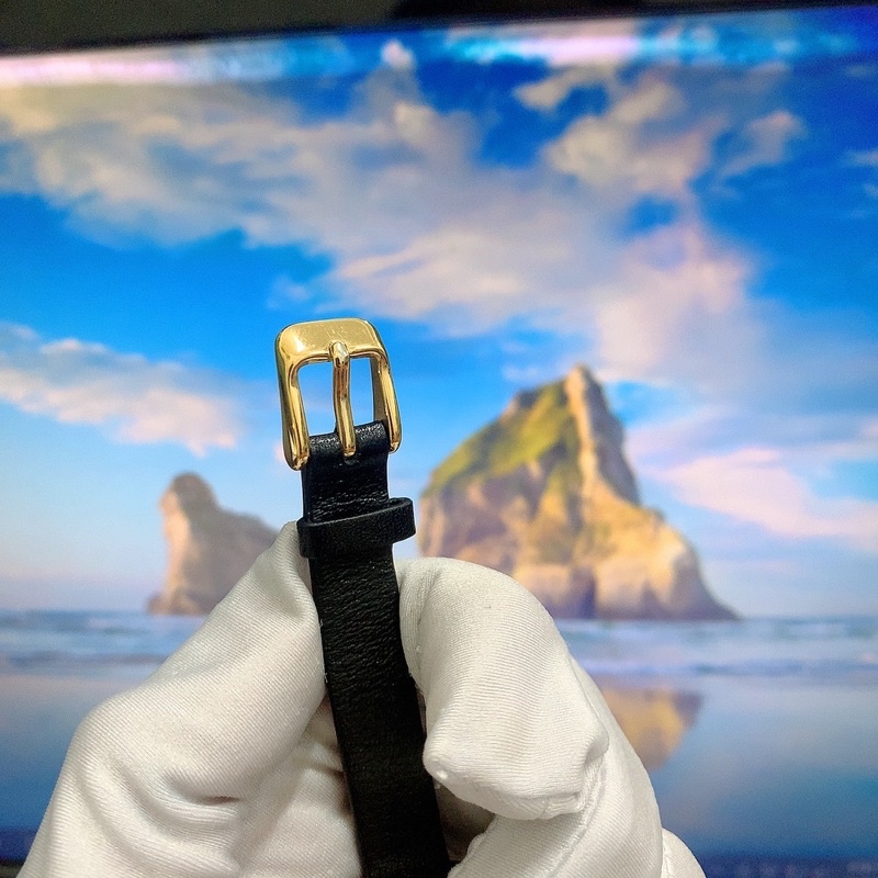 Đồng hồ si nữ hiệu Urban, máy nhật