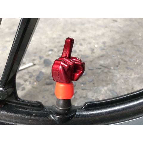 Bộ 2 cái Chụp Van Vòi Cho Xe Máy Kiểu Ngón Tay Nhiều Màu, gắn được cho mọi loại xe