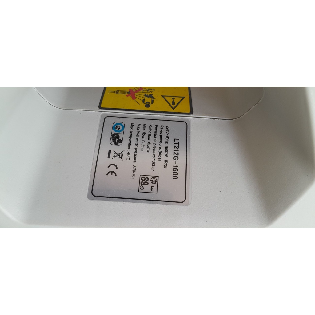MÁY RỬA XE LUBA 1600W