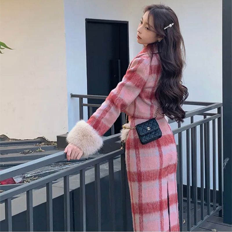 Set đầm dạ lông kẻ caro tay viền bông trắng. Set vest đầm croptop kẻ caro