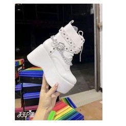 Bốt đế cao kèm dây xích cực chất hàng QCCC