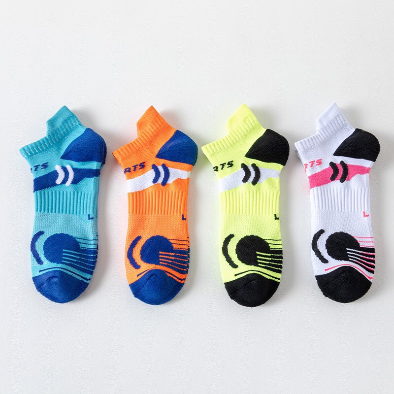 [4 Đôi] Tất,Vớ Unisex thể thao dày dặn,thoáng mát phù hợp cho các hoạt động thể thao,gym,chạy bộ,leo núi