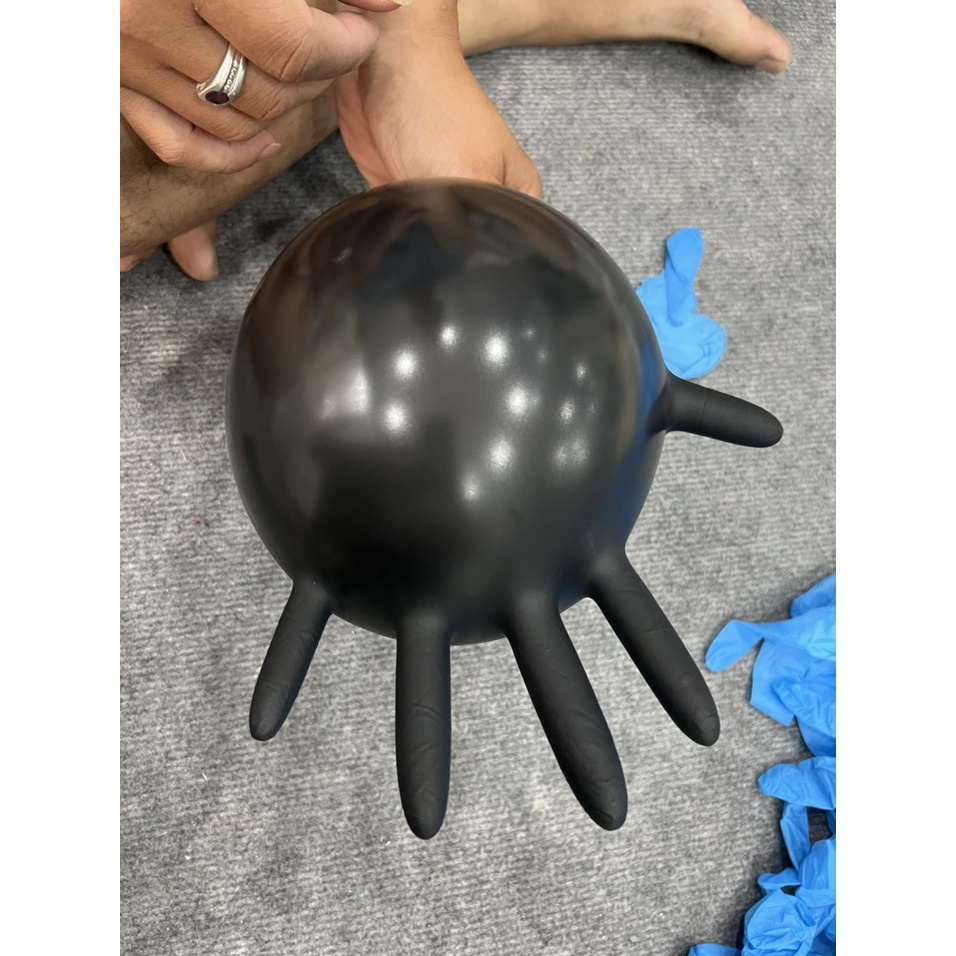 1 đôi găng tay y tế nitrile đen không bột