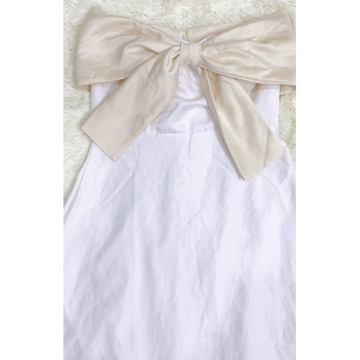 Đầm nơ trắng cúp ngực