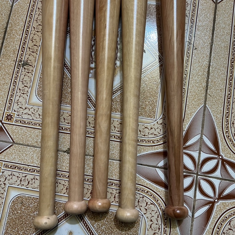 Gậy bóng chày gỗ đinh kích thước dài 65cm đường kính 5cm
