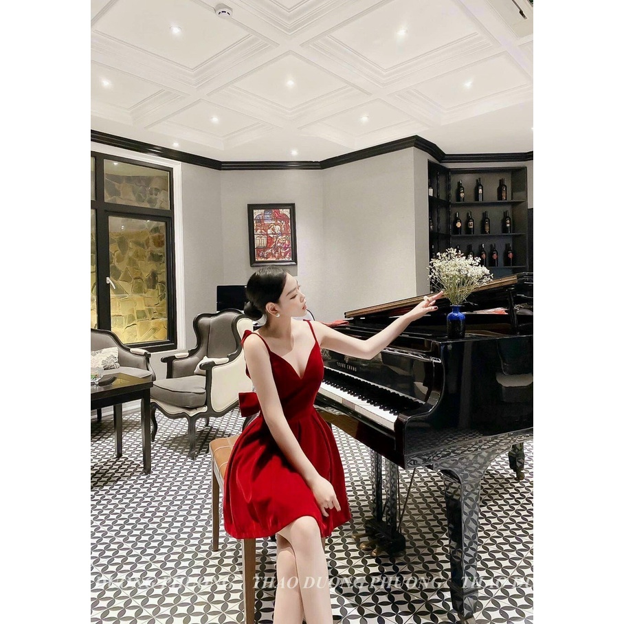 đầm xòe nơ lưng đính hai chuỗi cườm có mút cực xinh