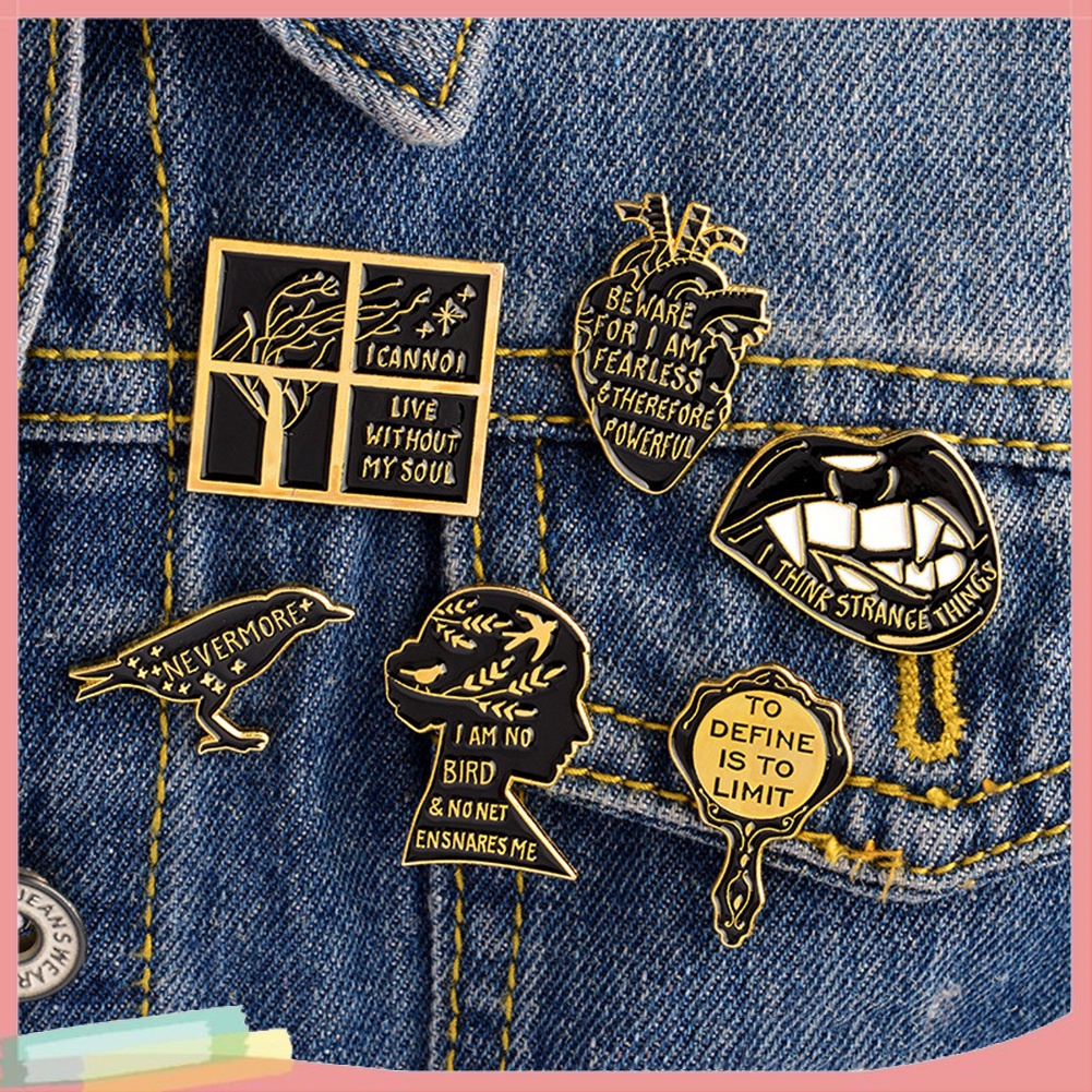 Ghim cài áo khắc chữ trích dẫn từ Jane Eyre phong cách văn học