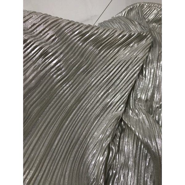 Vải Voan Dập Ly Tăm Màu Bạc Nhũ Ánh Bạc, Mềm Rũ Co Giãn -Khổ 1m5-may đầm kiểu váy dạ hội thời trang
