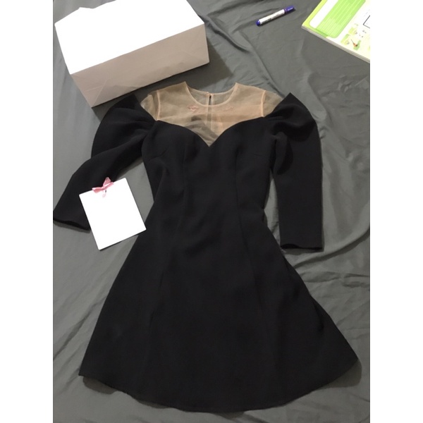 Thanh lí váy Elpis Size S mới kéo xem có hình thật.