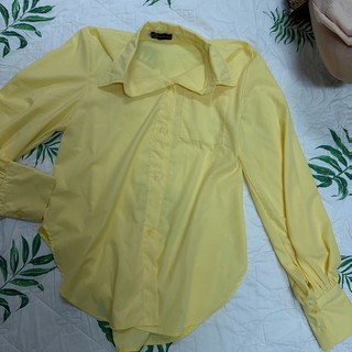 Áo sơ mi tay dài màu vàng, chất đẹp size L