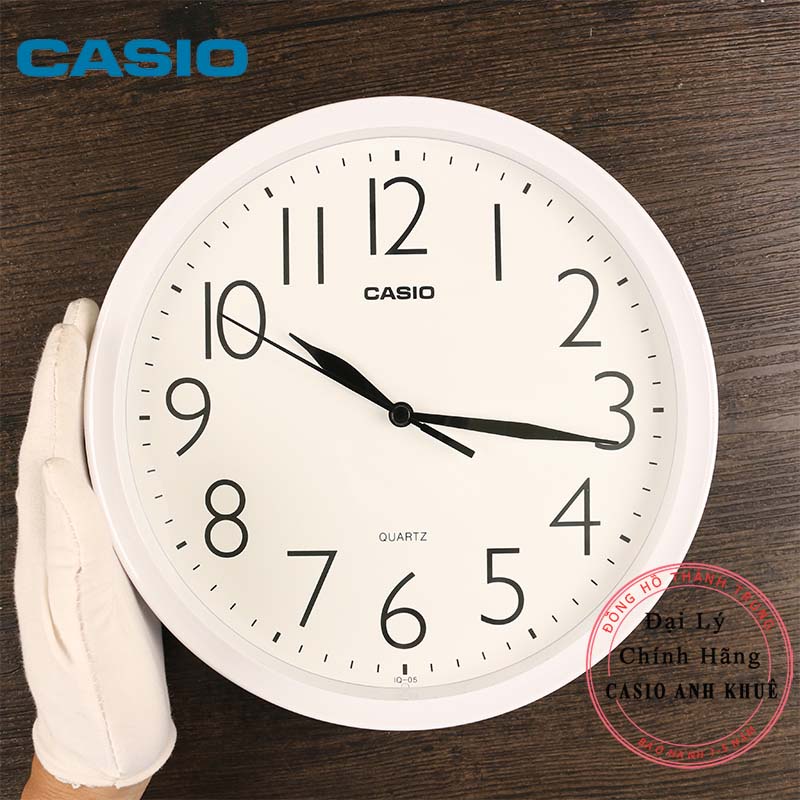 Đồng hồ treo tường Casio IQ-05-7DF trắng ( đường kính 25cm)