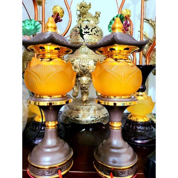 Đôi  đèn thờ  hoa sen lưu ly mái đình 22cm  cao cấp