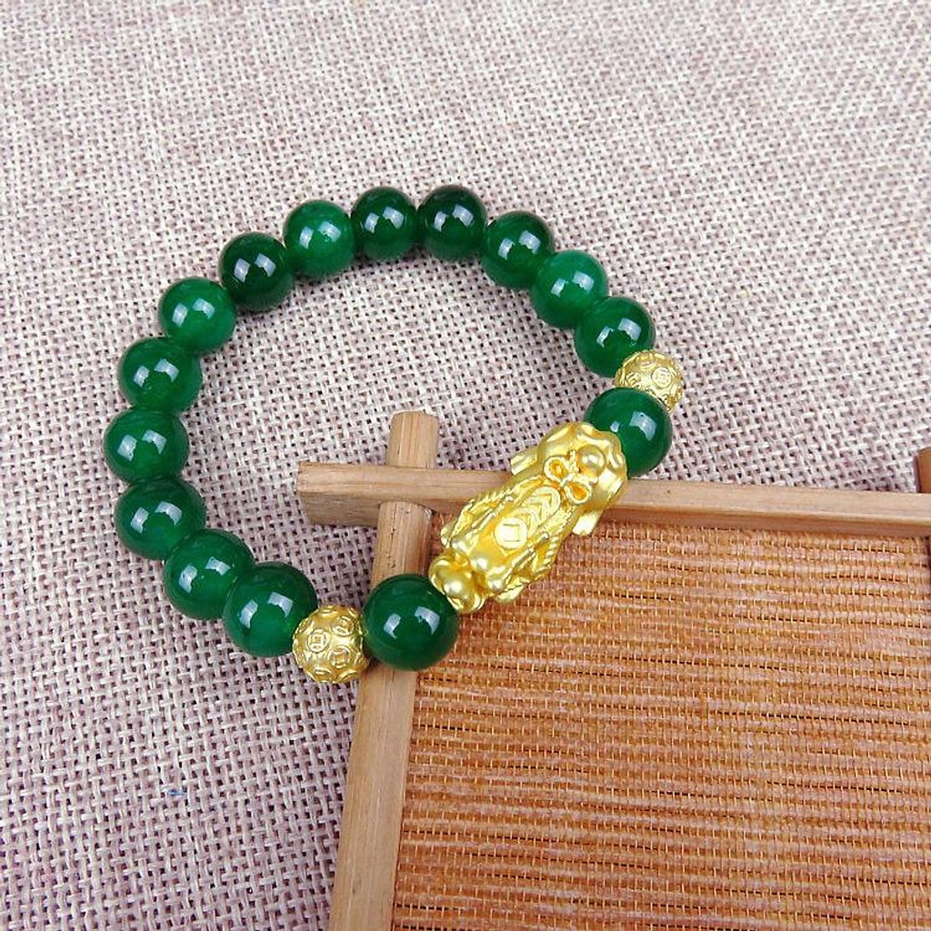 Combo Vòng Đeo Tay phong thủy đá núi lửa, đính Tì Hưu mạ Vàng 24K, Kèm hộp đựng lót lụa vàng.