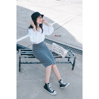 Chân váy suông xẻ sau