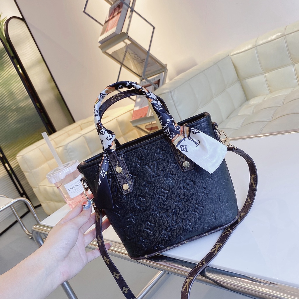 Túi Xách LV 2023 Màu Trơn Thời Trang Hàn Quốc Cho Nữ