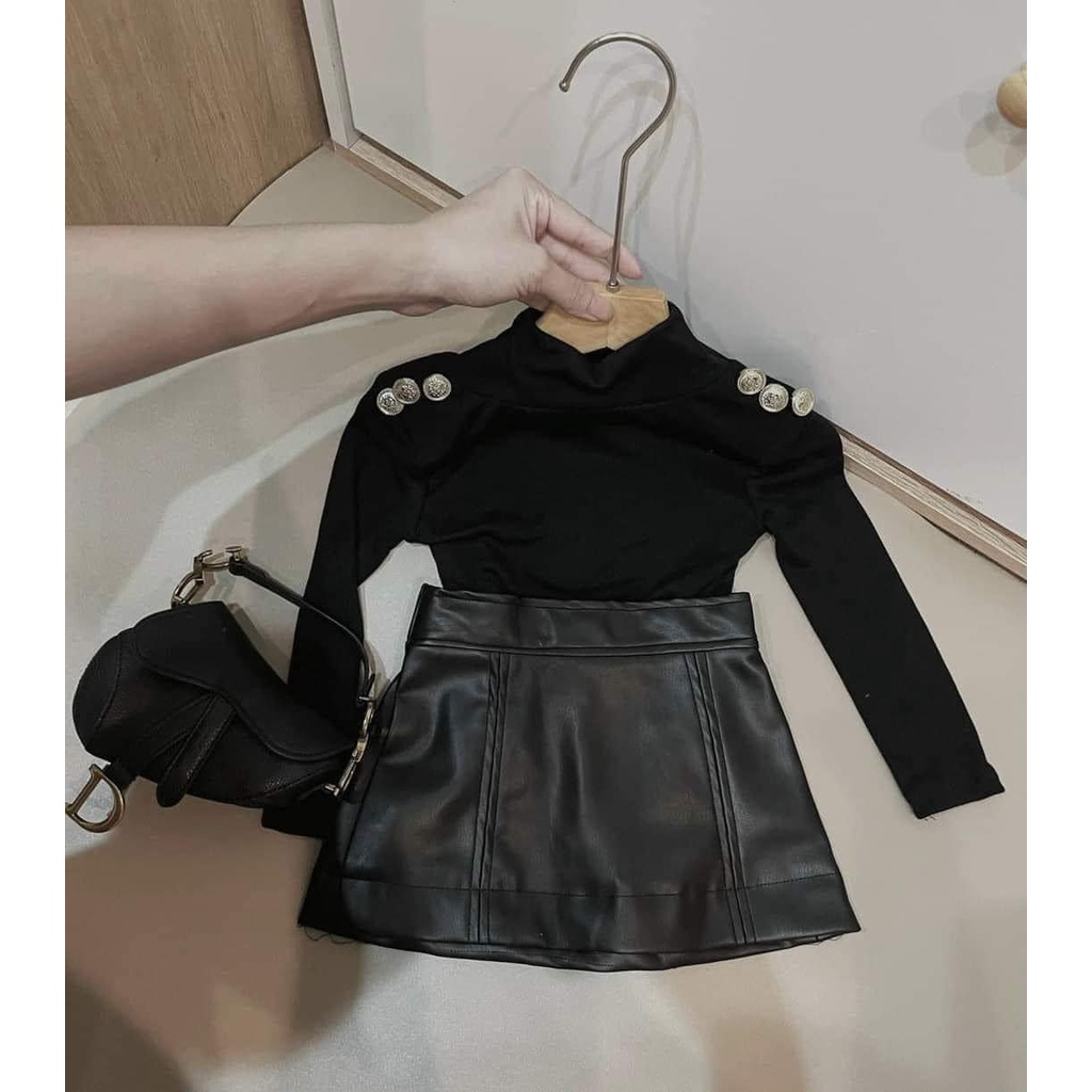 Set áo dài tay kèm chân váy da sành điệu cho bé