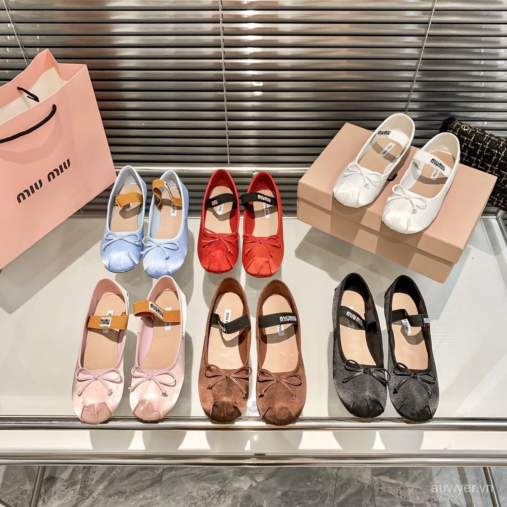 MIU MIU Giày Múa Ba Lê Đế Bằng Phong Cách Mới 7MR0