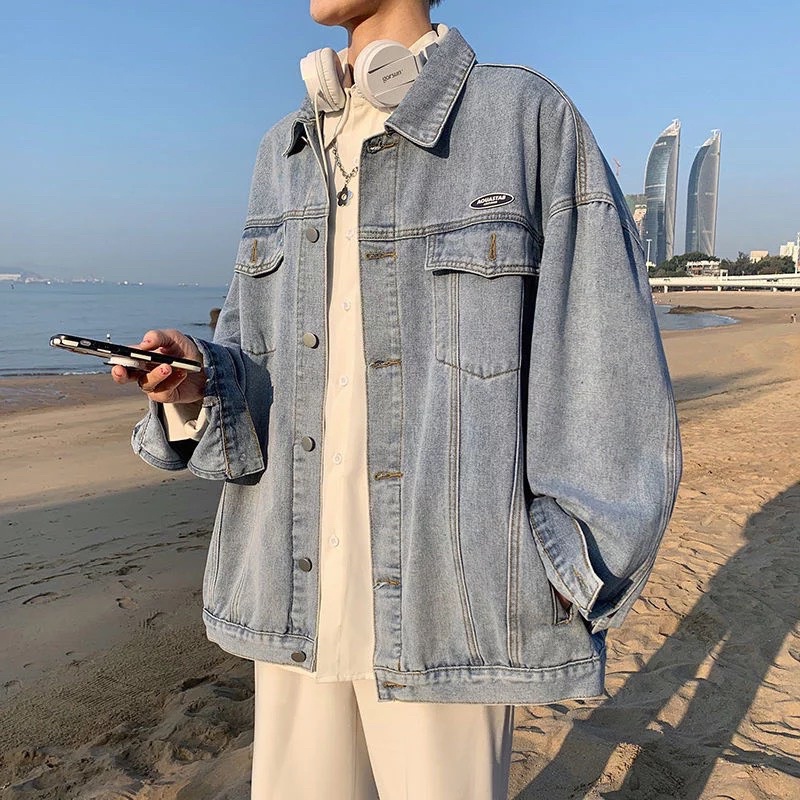 Áo Khoác Jeans Nam Nữ Denim Jacket Hàn Quốc Màu Xanh và Xanh Đen (hình thêu nổi) From Rộng Thời Trang Unisex