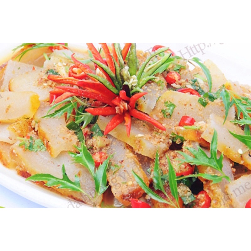 Da trâu muối chua trộn thính riềng, món nhậu ngon đặc sản Tây Bắc.