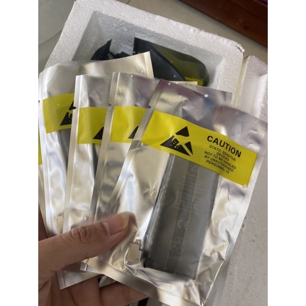 Pin dành cho điện thoại 4s, bh 12 tháng