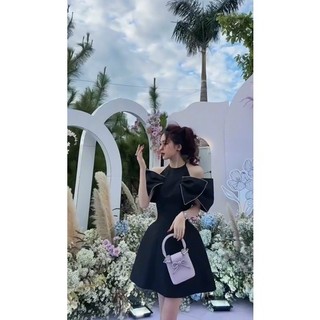ĐẦM ĐEN CỔ YẾM ĐÍNH ĐÁ