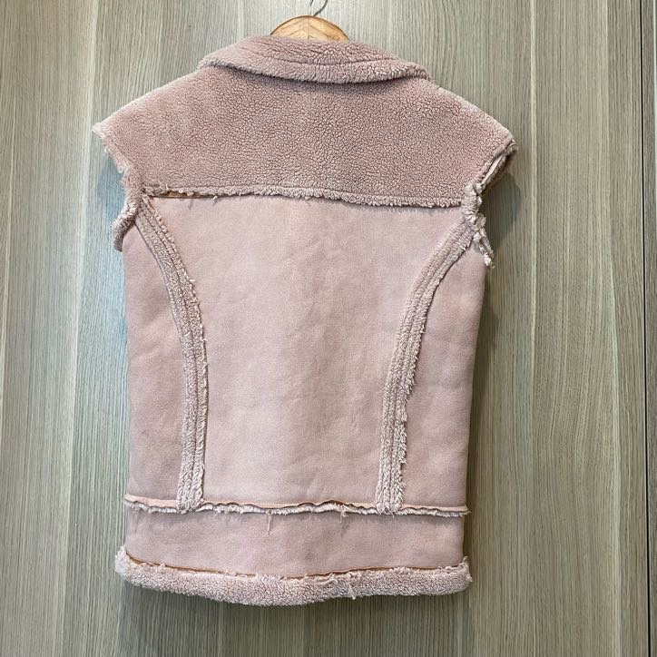 Áo khoác Gile da lộn lót lông cừu dày dặn hàng 2hand size từ 46-46kg màu hường cute